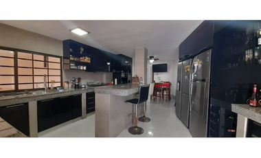 EL BOSQUE / ALTOS DE LA MONTAÑA / 286m2 / 4 HABITACIONES / 3 PISOS