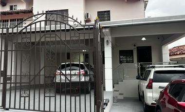 EL BOSQUE / ALTOS DE LA MONTAÑA / 286m2 / 4 HABITACIONES / 3 PISOS