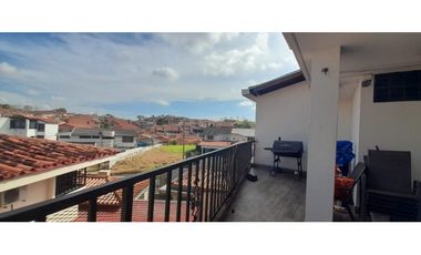 EL BOSQUE / ALTOS DE LA MONTAÑA / 286m2 / 4 HABITACIONES / 3 PISOS