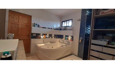EL BOSQUE / ALTOS DE LA MONTAÑA / 286m2 / 4 HABITACIONES / 3 PISOS