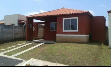 CHORRERA / CLOUSTER LOS ALMENDROS / 200m2 / NEGOCIABLE / DE ESQUINA