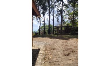 CERRO AZUL / FINCA PRIVADA / 2 CASAS / 4.5 HECTREAS / 3 HABITACIONES