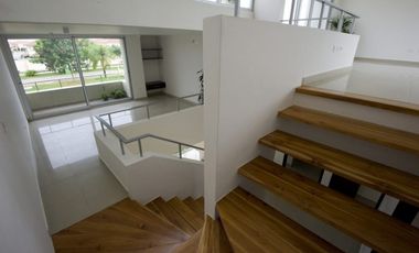 COSTA SUR / COSTA SUR VILLAGE / 258m2 / 3 HABITAC / 3 NIVELES YG