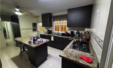 ANCON / RES. LAS HUACAS / RAINFOREST VILLAGE / 5 HAB / 450M2 / GANGA