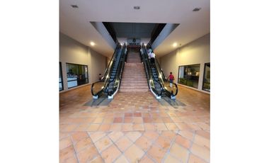 LOCAL COMERCIAL / CORONADO / THE VILLAGE MALL / 56m2 / PLANTA ALTA