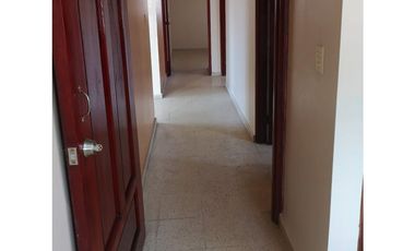 CASA PARA USO RESIDENCIAL O COMERCIAL / TUMBA MUERTO / 200m2 / 3 HABIT