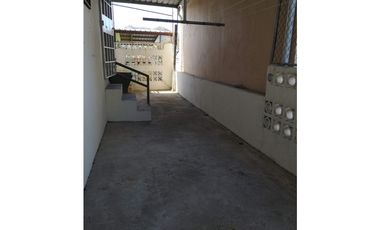 CASA PARA USO RESIDENCIAL O COMERCIAL / TUMBA MUERTO / 200m2 / 3 HABIT