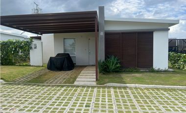 PUNTA BARCO / VILLA MAMEY / 300m / LAS ISLAS  / FRENTE A LA PISCINA