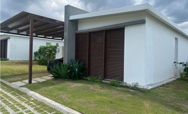 PUNTA BARCO / VILLA MAMEY / 300m / LAS ISLAS  / FRENTE A LA PISCINA