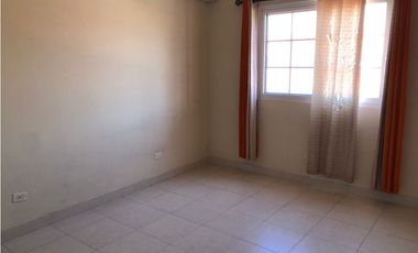 VERSALLES / QUINTAS DE VERSALLES / 276m2 /CON JARDN / 4 HABITAC.