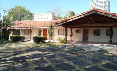 CORONADO / CLUB DE GOLF / 5HABITACIONES / 1750M2 / PISCINA