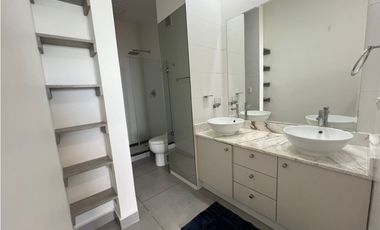 Venta de apartamento en Av Balboa - Ph Element Remodelado p/inversion