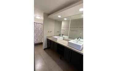 CONDADO DEL REY / REMODELADA / 3 HABITACIONES / 157m2 / 2 NIVELES