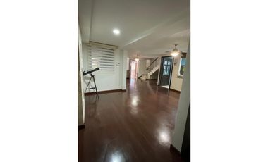 CONDADO DEL REY / REMODELADA / 3 HABITACIONES / 157m2 / 2 NIVELES