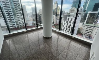 OFICINA / CALLE 50 / PH GLOBAL PLAZA / 358m2 / CON DIVISIONES