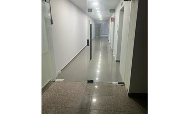 OFICINA / CALLE 50 / PH GLOBAL PLAZA / 358m2 / CON DIVISIONES