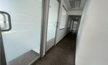 OFICINA / CALLE 50 / PH GLOBAL PLAZA / 358m2 / CON DIVISIONES