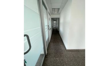 OFICINA / CALLE 50 / PH GLOBAL PLAZA / 358m2 / CON DIVISIONES