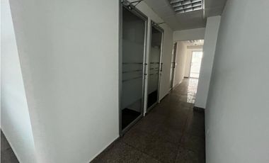 OFICINA / CALLE 50 / PH GLOBAL PLAZA / 358m2 / CON DIVISIONES