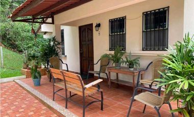 VENTA CASA EN  CERRO AZUL