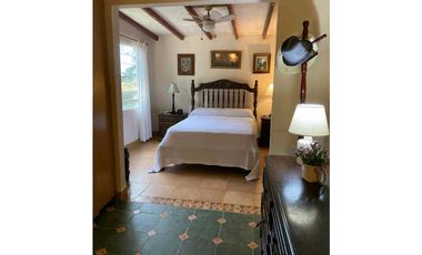VENTA CASA EN  CERRO AZUL