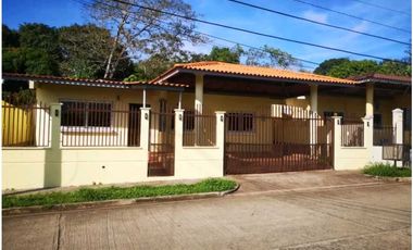 VENDO CASA EN ARRAIJAN EN VILLAS EL CARRIZAL