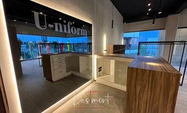 Venta de local con Inquilino (U-niform), Zavaleta Center