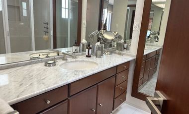 Lomas Hipódromo  hermosa casa en calle cerrada