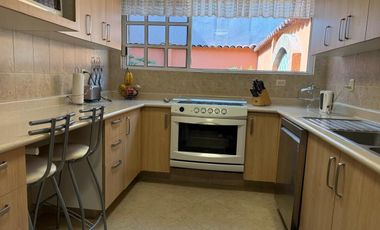 Lomas Hipódromo  hermosa casa en calle cerrada