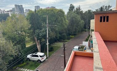 Lomas Hipódromo  hermosa casa en calle cerrada