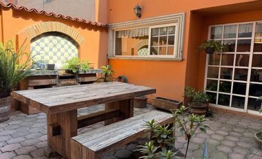 Lomas Hipódromo  hermosa casa en calle cerrada