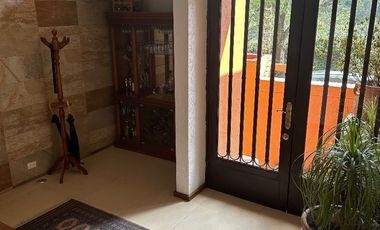 Lomas Hipódromo  hermosa casa en calle cerrada