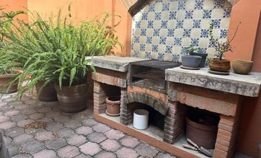 Lomas Hipódromo  hermosa casa en calle cerrada