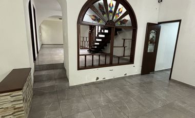 Casa en venta en el corazón de Fracc. Coapexpan- Doble habitación en planta baja