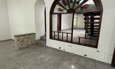 Casa en venta en el corazón de Fracc. Coapexpan- Doble habitación en planta baja