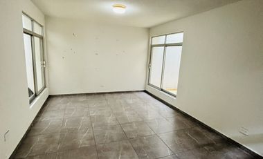 Casa en venta en el corazón de Fracc. Coapexpan- Doble habitación en planta baja