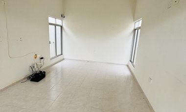 Casa en venta en el corazón de Fracc. Coapexpan- Doble habitación en planta baja