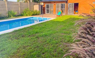 Casa PH en venta en Barrio Luna