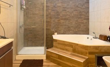 Casa PH en venta en Barrio Luna