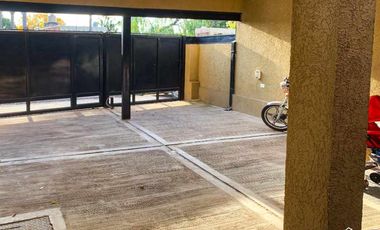 Casa PH en venta en Barrio Luna