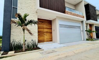 Casa en VENTA en Fracc PALMAS
