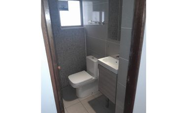 SE ARRIENDA CASA PARA USO COMERCIAL FRENTE A JUMBO SIN AMOBLAR