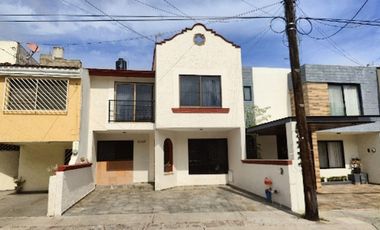 RENTA EXCELENTE CASA AMUEBLADA CHAPALITA LAS FUENTES
