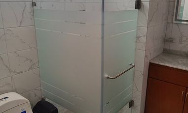 RENTA EXCELENTE CASA AMUEBLADA CHAPALITA LAS FUENTES
