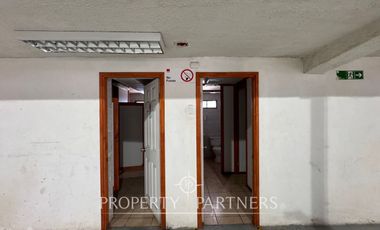 ¡Excelente Oportunidad de Arriendo! Galpón Comercial en Barrio Industrial