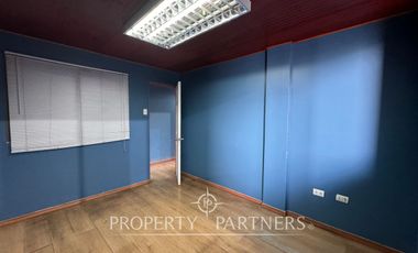 ¡Excelente Oportunidad de Arriendo! Galpón Comercial en Barrio Industrial
