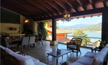 Casa en Renta en Avandaro con Vista al Lago