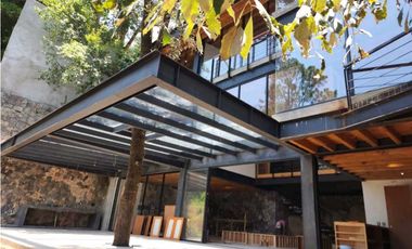 Residencia en Venta en Avandaro Dentro de Exclusivo Fraccionamiento.