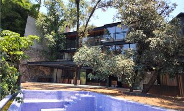 Residencia en Venta en Avandaro Dentro de Exclusivo Fraccionamiento.