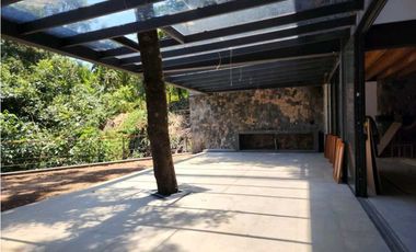 Residencia en Venta en Avandaro Dentro de Exclusivo Fraccionamiento.